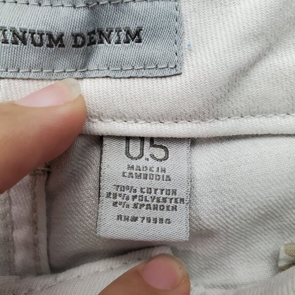 Chicos Platinum Jeans Womens 0.5 US 6 Beige Ultimate Fit Slim Leg Stretch Denim - Picture 3 of 13